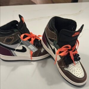 Nike Brown and Orange Sneakers High-Top